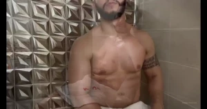 No s lo el sauna se pone caliente su culo ped a verga