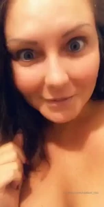 She won t leave haha