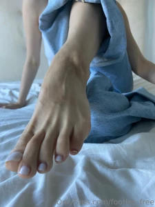 Who here loves my feet