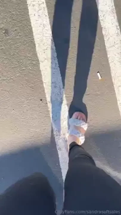 Little saturday stroll after giving myself a pedicure and hanging out part 3 