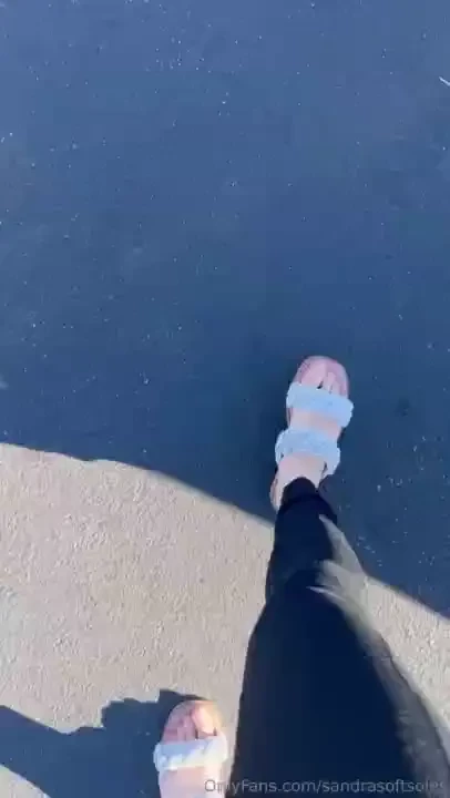 Little saturday stroll after giving myself a pedicure and hanging out 