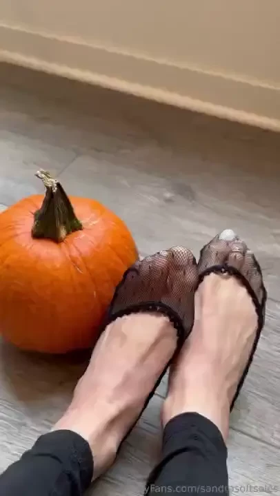 Happy halloween only sexy feet treats for you today enjoy these ped part 4 
