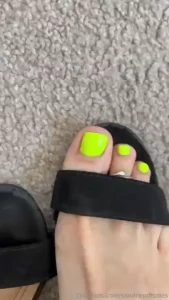 Volume up watch me try on some heels at home lots of yummy shoe noises