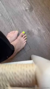 Tap tap tap so happy about my new color would you give my green
