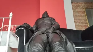 People who know me know that i have huge leather fetish from time to