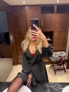 I had a date yesterday night do you like my outfit