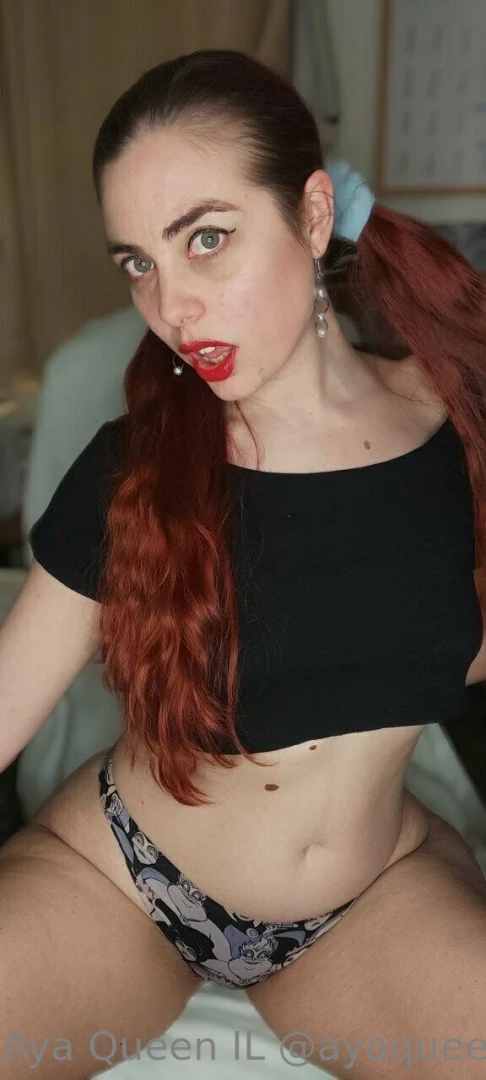 Online and ready to play dm me and tell me how can i use you today 