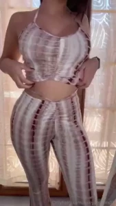 Chiss se i vicini mi hanno vista i wonder if the neighbors saw me