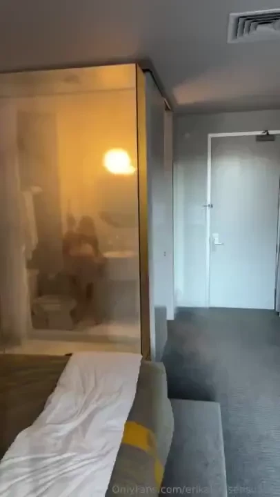 Get ready with me after a shower watch me put lotion on my whole body 