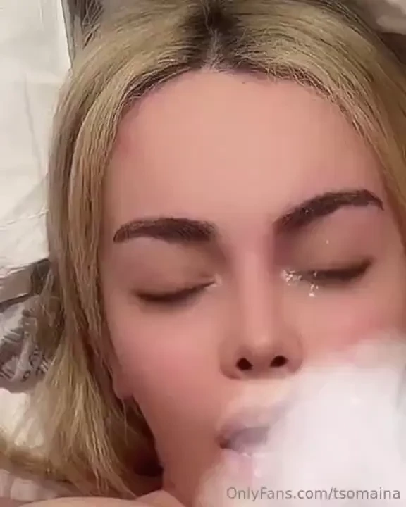 My face felt super dry so i decided to give myself a facial dont worry 