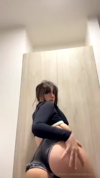Slap my ass _hard_ please 