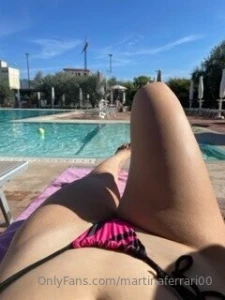 Oggi mi abbronzo un po ci sentiamo nel pomeriggio