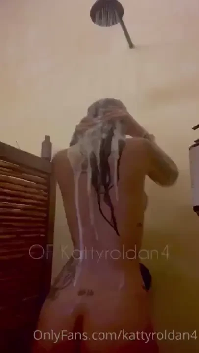 Me encanta compartir la ducha contigo 