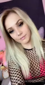 Late night stream come say hi lexiluv live