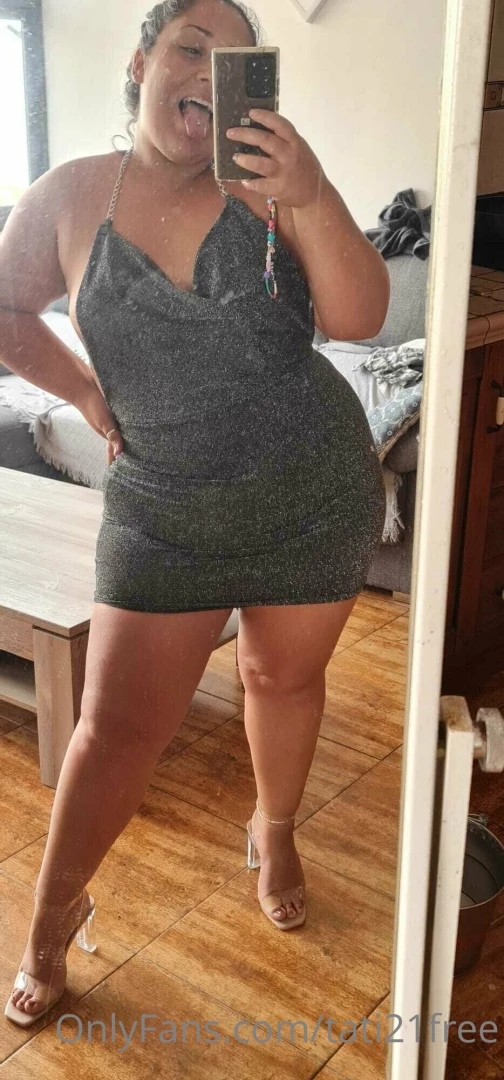 Me voy de fiesta pero antes de irme mira lo bien que me lo paso con 