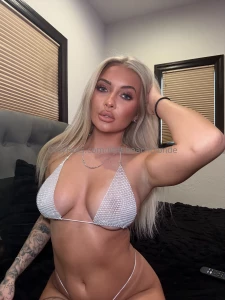 Live baby 6 00pm mst 8 00pm est i have new solos available on live cum part 1