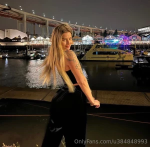 Today i am very romantic i would like to walk with my other half hold