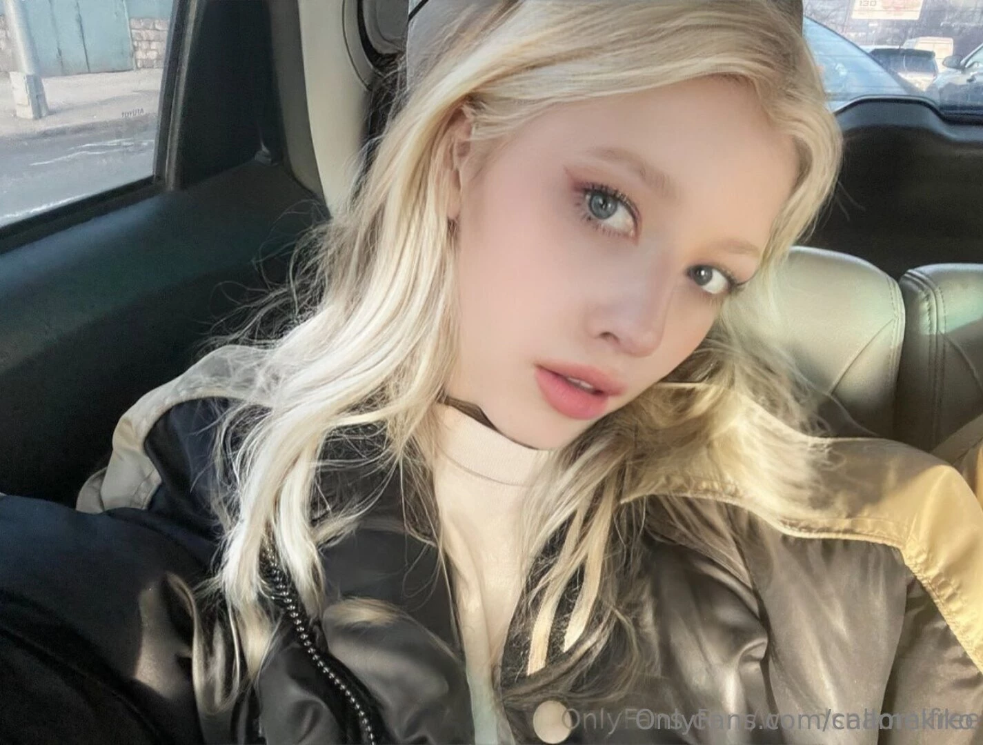 A naughty girl woodsnaomifree wants to play with your cock if you want part 183 