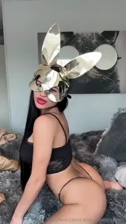 Hi daddy i suck the dildo and then i put it in my pussy let s play 