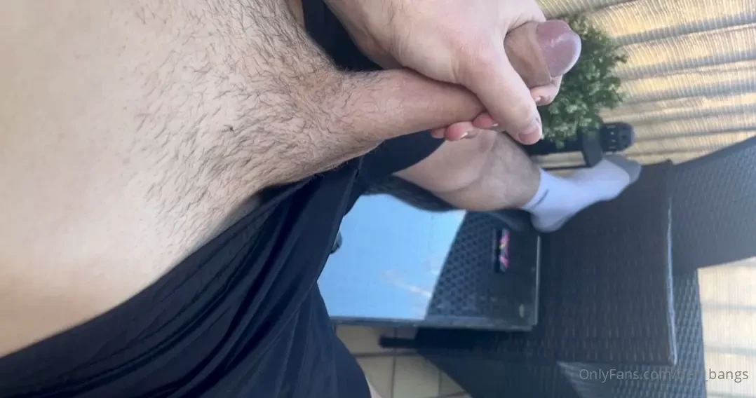 I love wanking outside i hope none of my neighbors saw me 