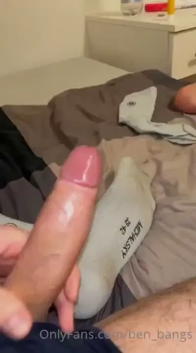 Wer will getragene socken schreibt mir 