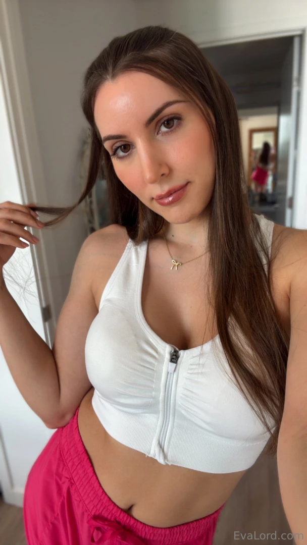 Would you date a girl who has a bigger cock than you 