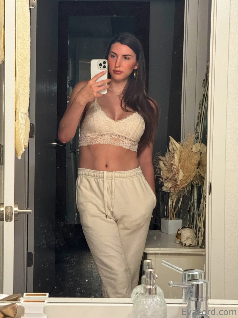 Anyone down for a lazy sunday with a trans girl 