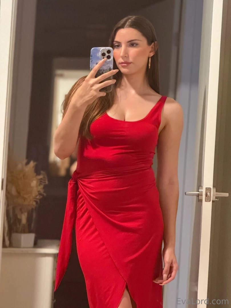 Wanna lift up my dress bby i know you want it 