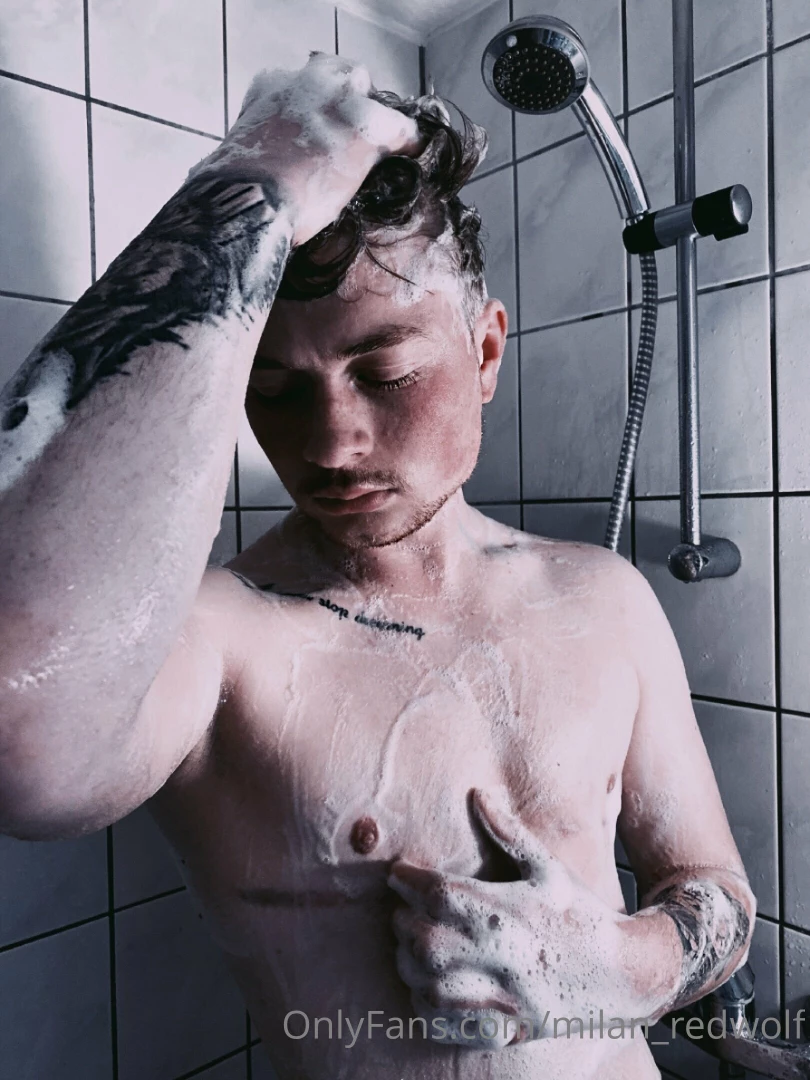 Gehen wir zusammen duschen und sch umen uns gegenseitig ein part 2 