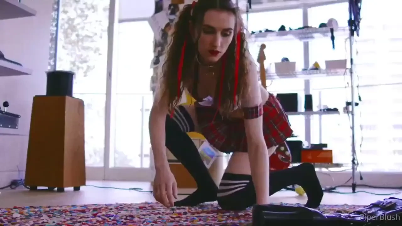 Too tiny for youtube bonjour this is piper blush and a new banner 