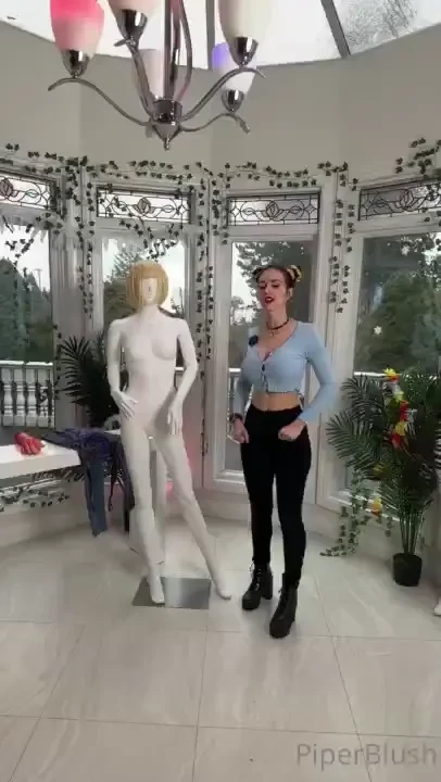 Same clothes different person who wore it better 