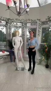 Same clothes different person who wore it better