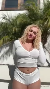 Tell me how nice i look