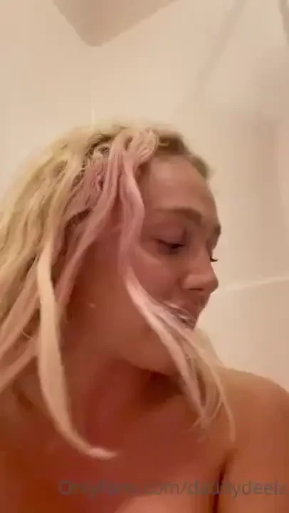 Bath time always makes me so horny baby 