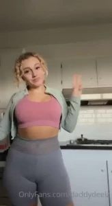 Cum play in my dms baby i want to drain your balls and take every last