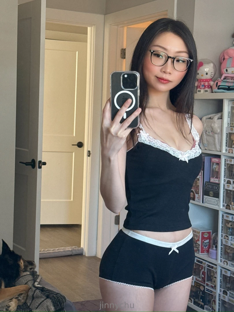 I look so tall here gt lt even tho i m actually pretty tiny 