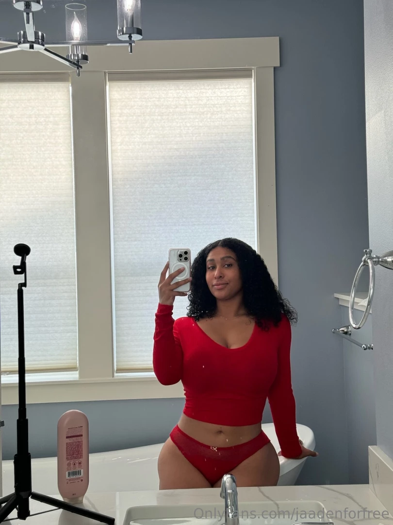 Want to see me twerk naked part 4 