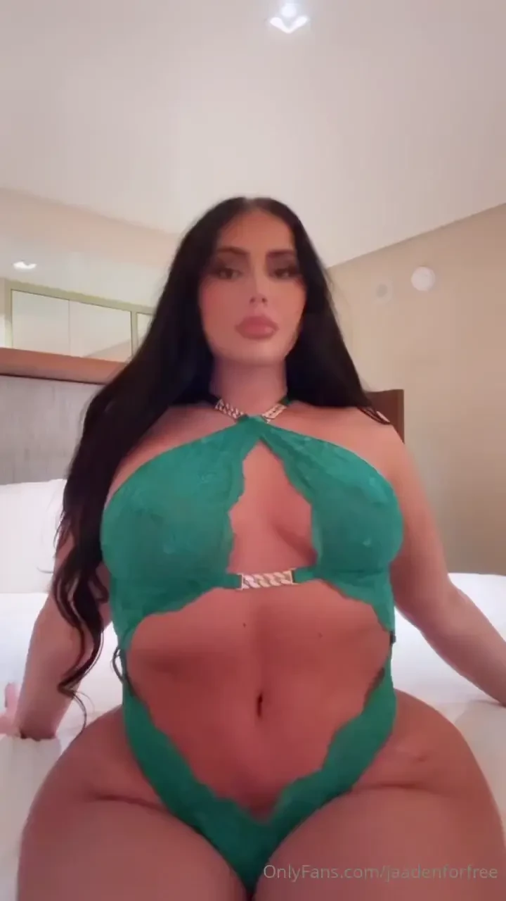 Sammyy02kfree can t wait to show why she has the best ass and moves part 3 