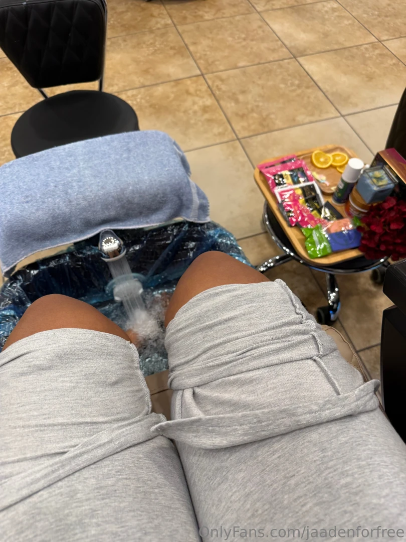 Who s paying for my pedicure whoever tips the 50 gets a year long 