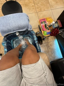 Who s paying for my pedicure whoever tips the 50 gets a year long part 1