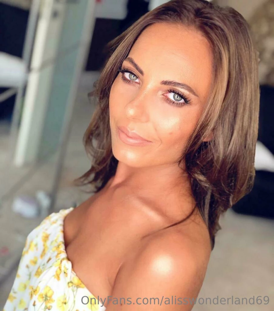 Looking forward to hear about your fantesies feel free to chat with me 