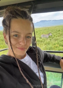 I m happy when i m traveling the world has become my studio every part 9