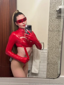 Lady in red part 672