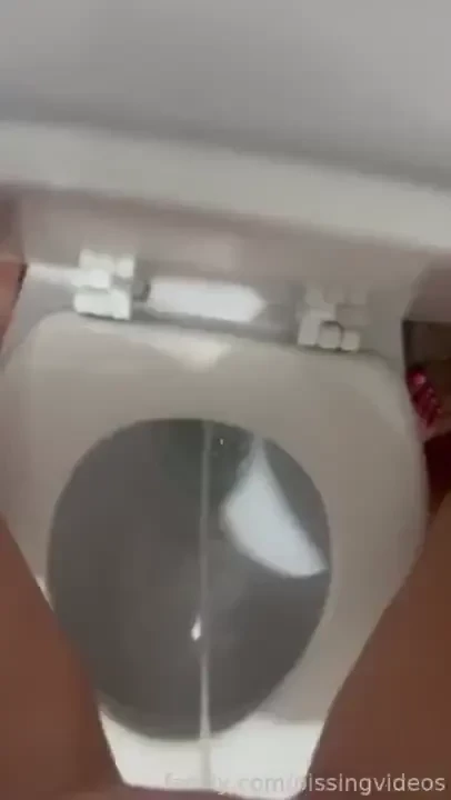 I make you some stronger pee crashing sounds like a boy from peeing 