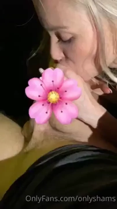 I hooked up with a guy at club sending this video now 