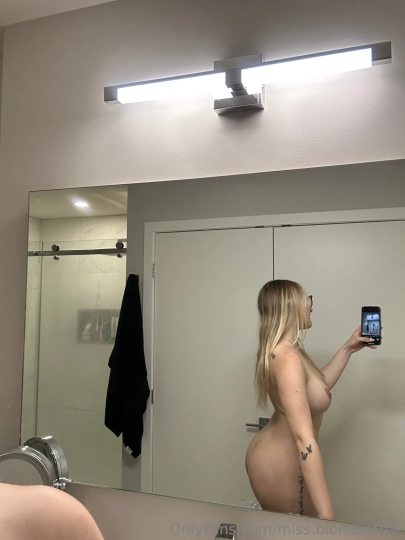 Rejoind moi sur mon vip miss blondiie7 pour plus de photo nue 
