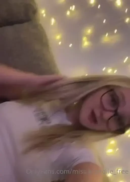 Vid o twerk full sexy nue abonne toi mon vip miss blondiie7 le preview 