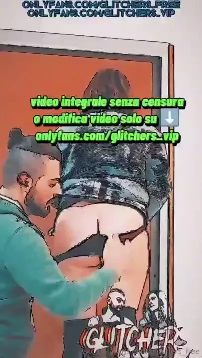 Alcuni mariti fanno storie se le mogli escono un po scollate il mio mi 