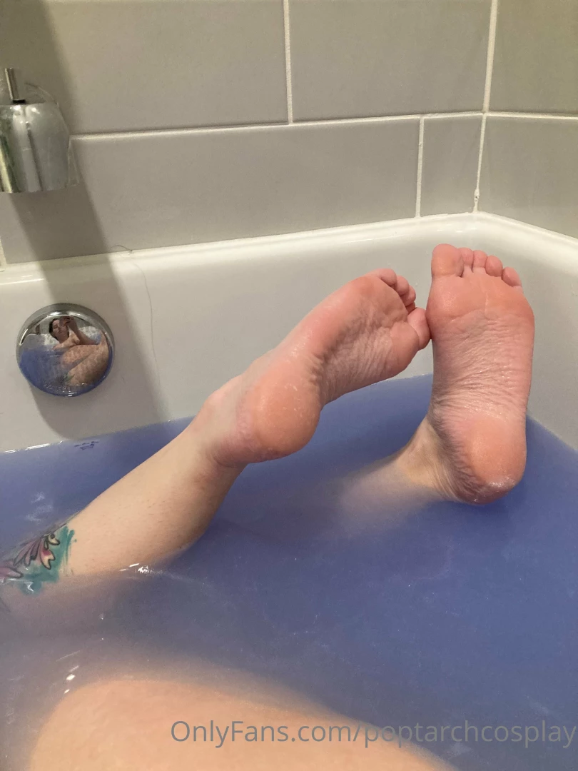 Where are my feets lovers at i was feeling extra cute in the bath with part 11 