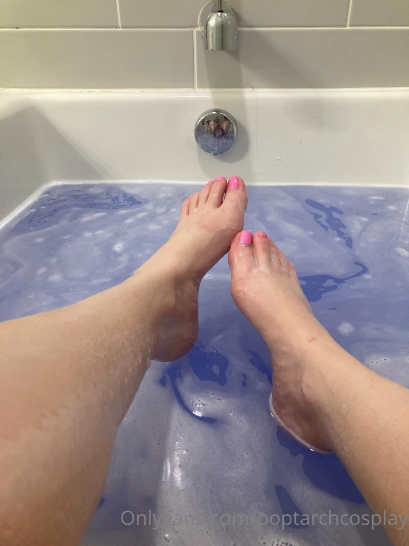 Where are my feets lovers at i was feeling extra cute in the bath with part 1 